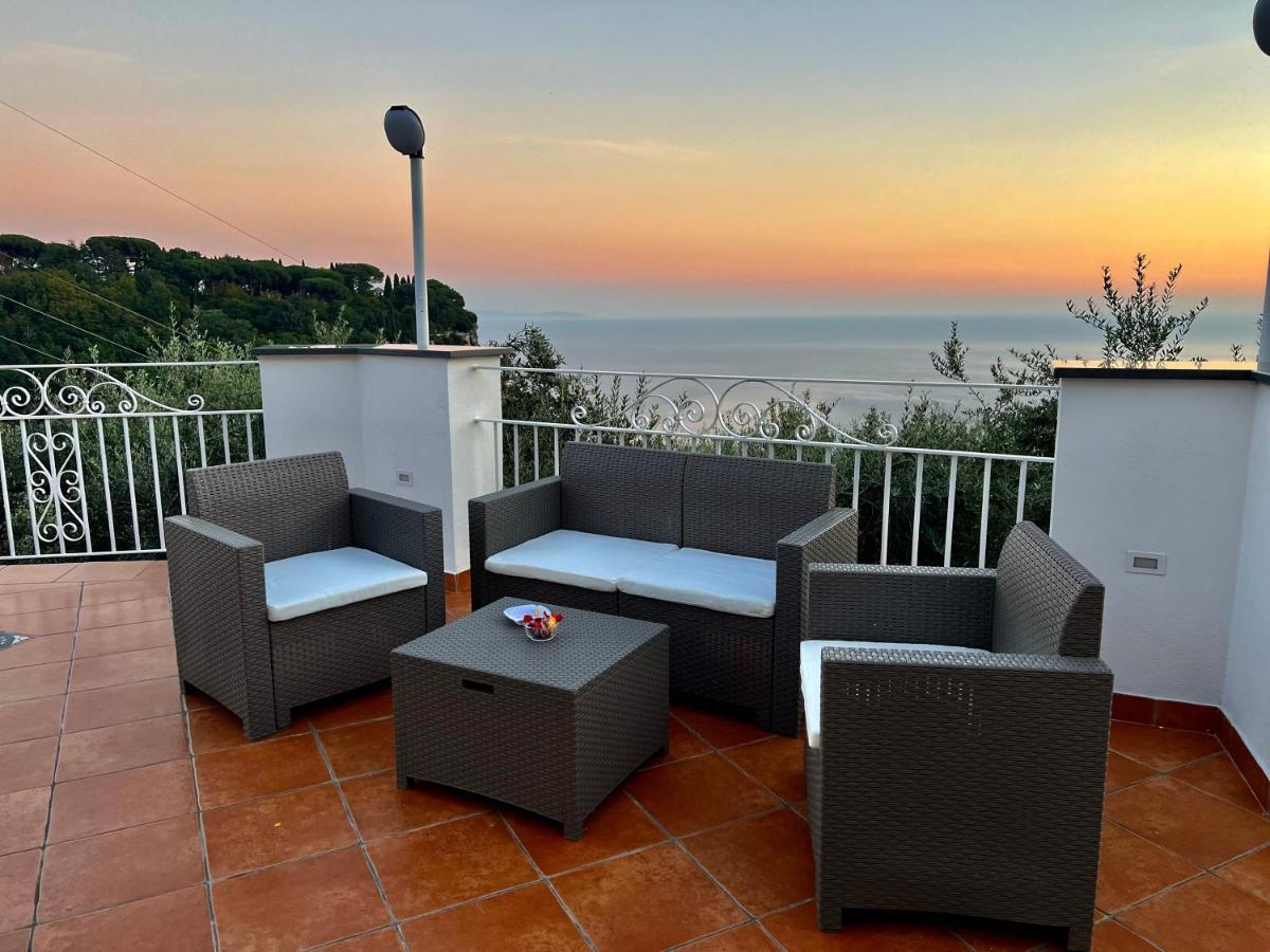 Infinity Experience Casa Vacanza Incantevole con Terrazzo Scala Esterno foto